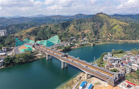 【奮戰(zhàn)四季度·決勝全年穩(wěn)】三江宜陽(yáng)大橋通車(chē)！